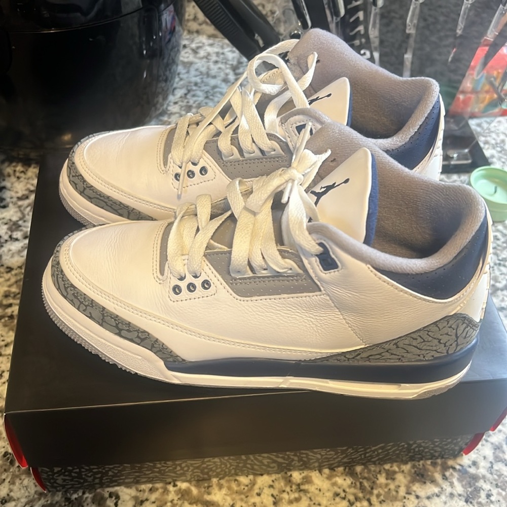 Jordan 3 - Picture 2 of 2